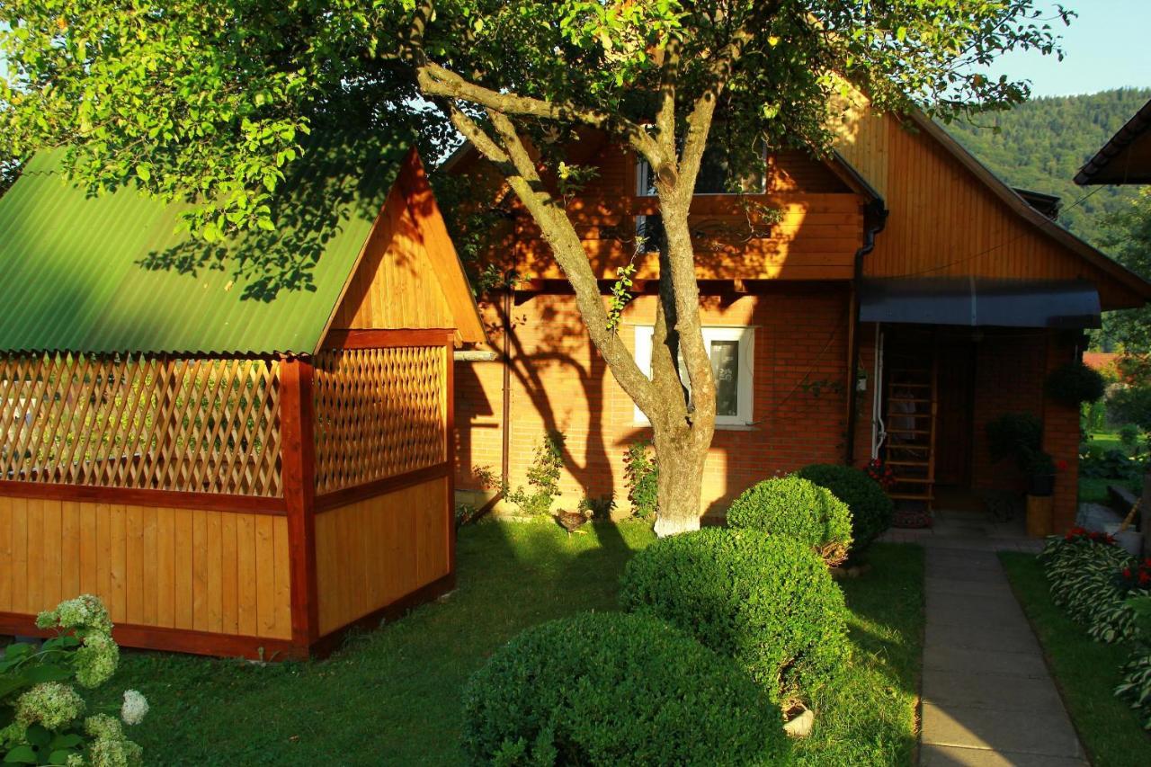 У Андрія Hotel Yaremche Exterior photo